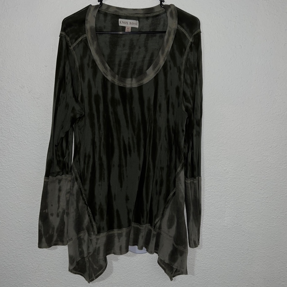 Two Toned Green Long Sleeve
